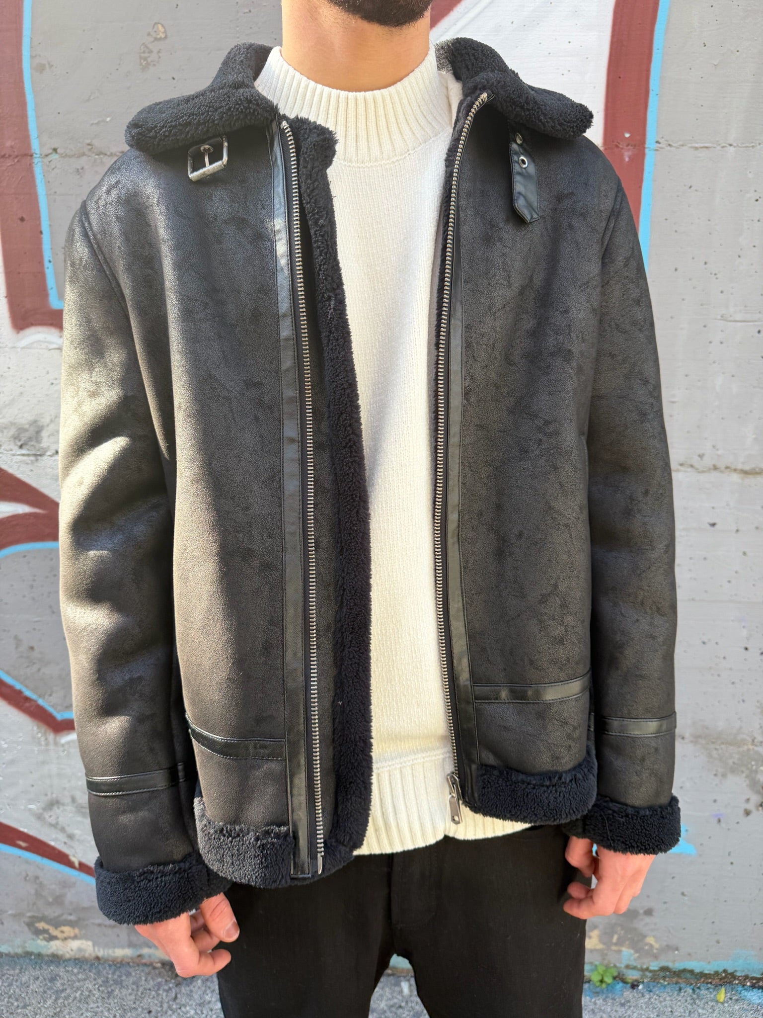 MONTONE IN FINTA PELLE